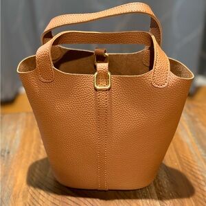 Elegant Tan Leather Tote Bag